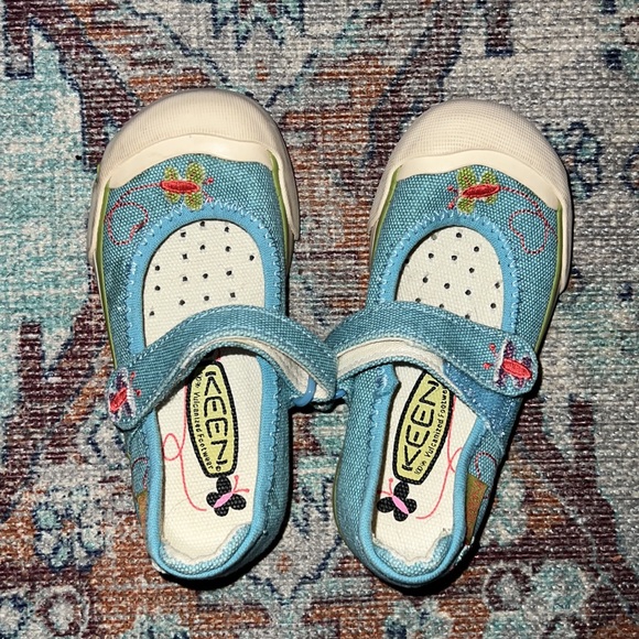 Keen MaryJanes - Picture 2 of 7